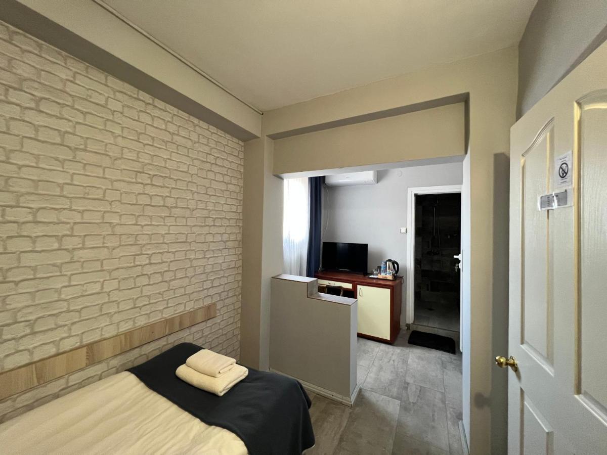 Family Hotel Central Shumen Exterior photo
