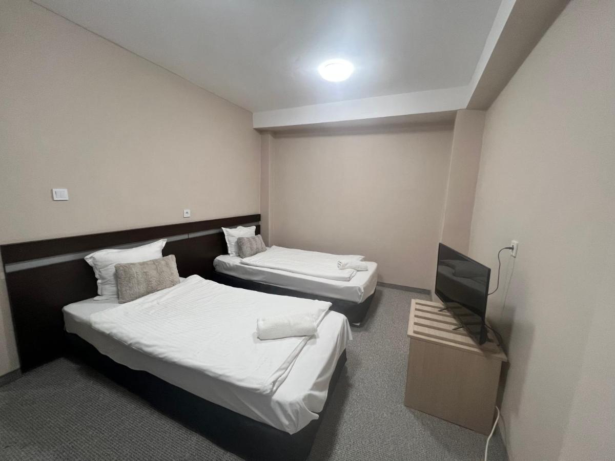 Family Hotel Central Shumen Exterior photo