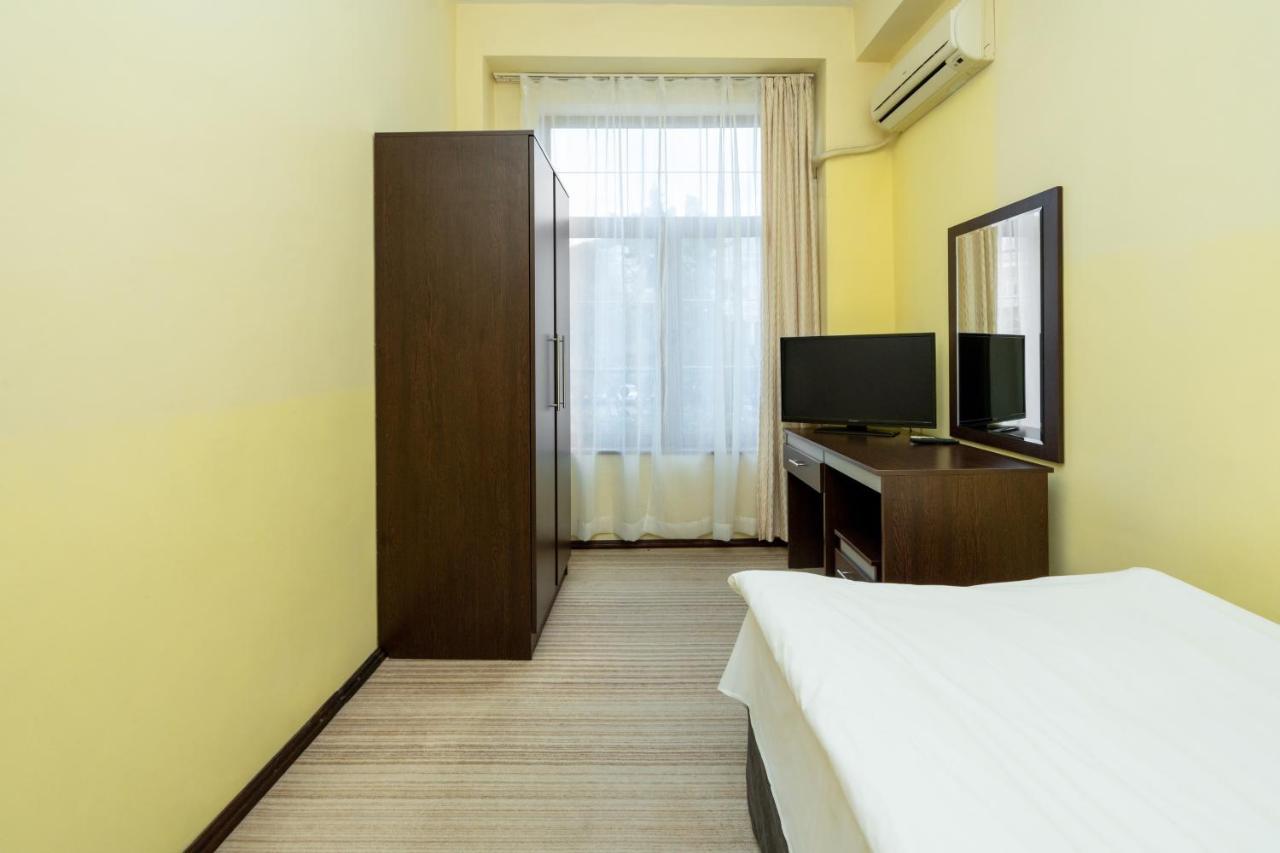Family Hotel Central Shumen Exterior photo