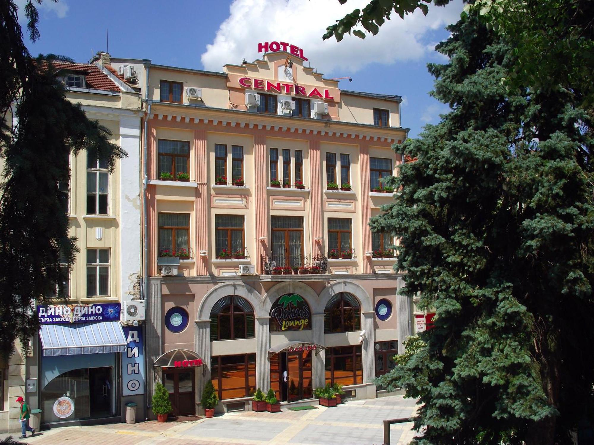Family Hotel Central Shumen Exterior photo