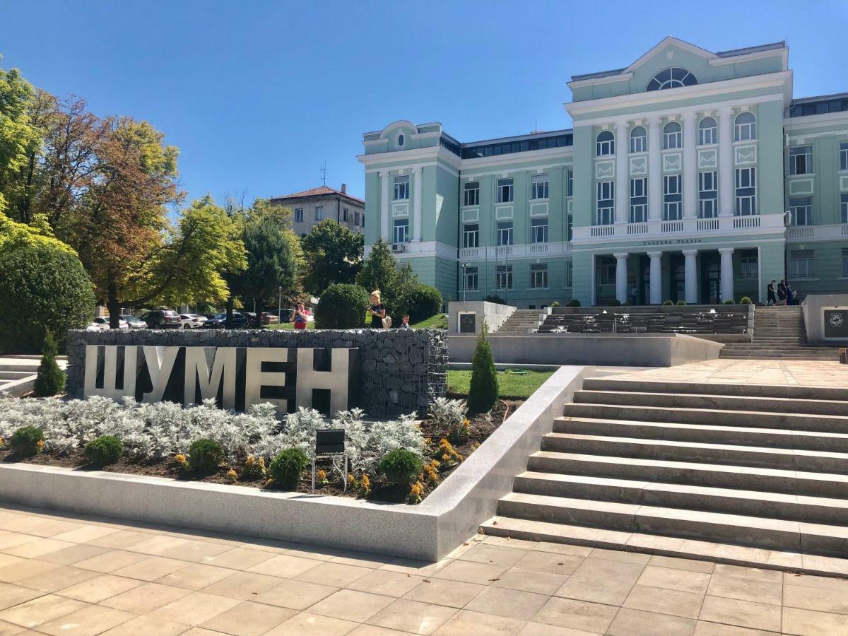 Family Hotel Central Shumen Exterior photo